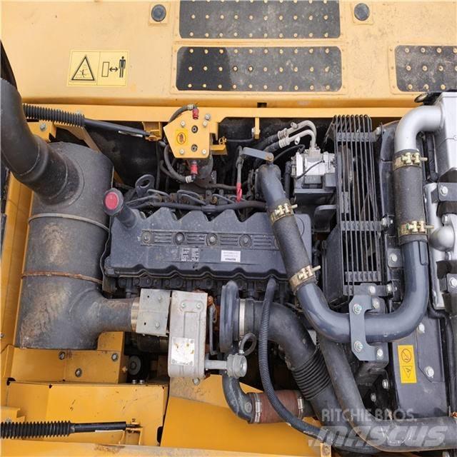 Komatsu PC 220-8 Bageri gusjeničari