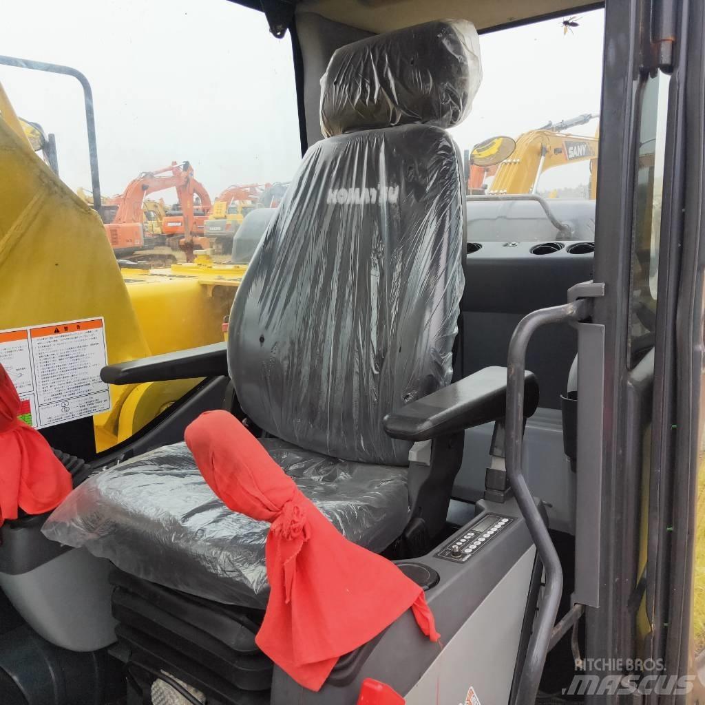 Komatsu PC200-8 Bageri gusjeničari