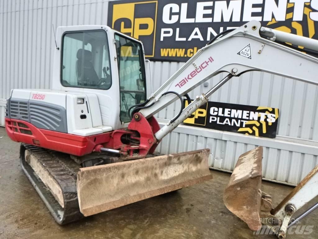 Takeuchi TB250 Mini bageri <7t