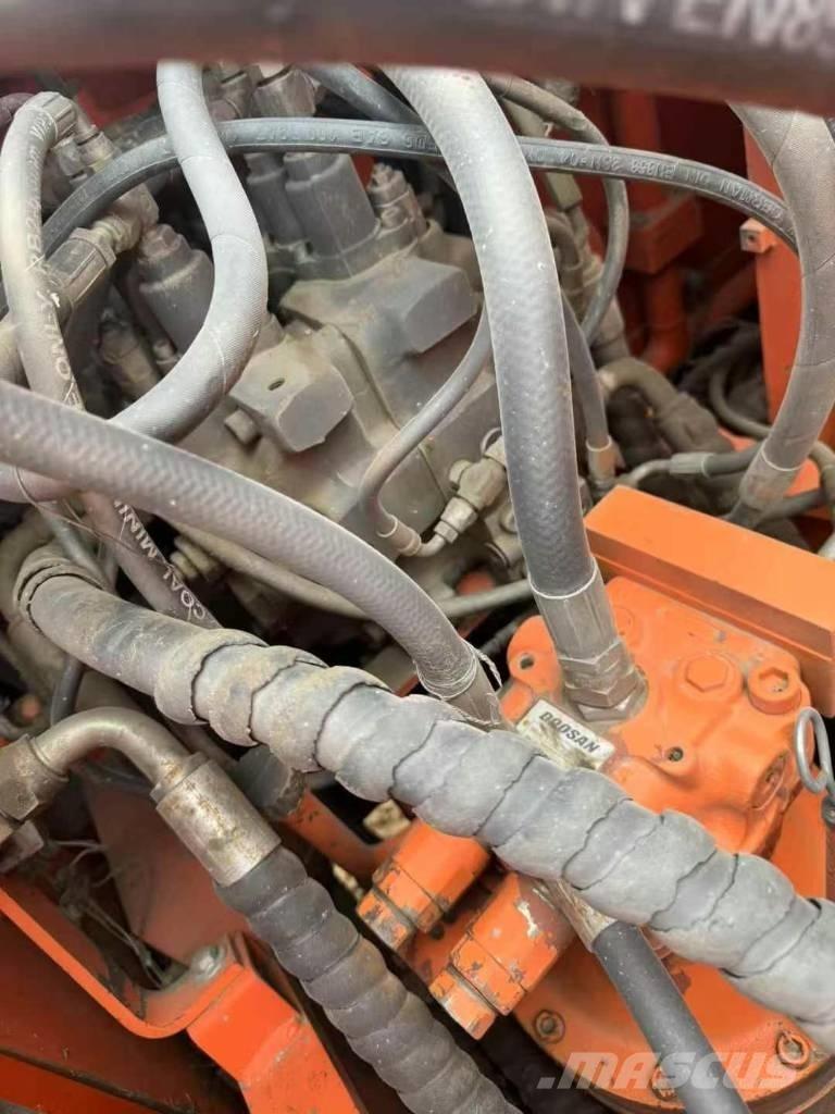 Doosan dx150 Bageri gusjeničari