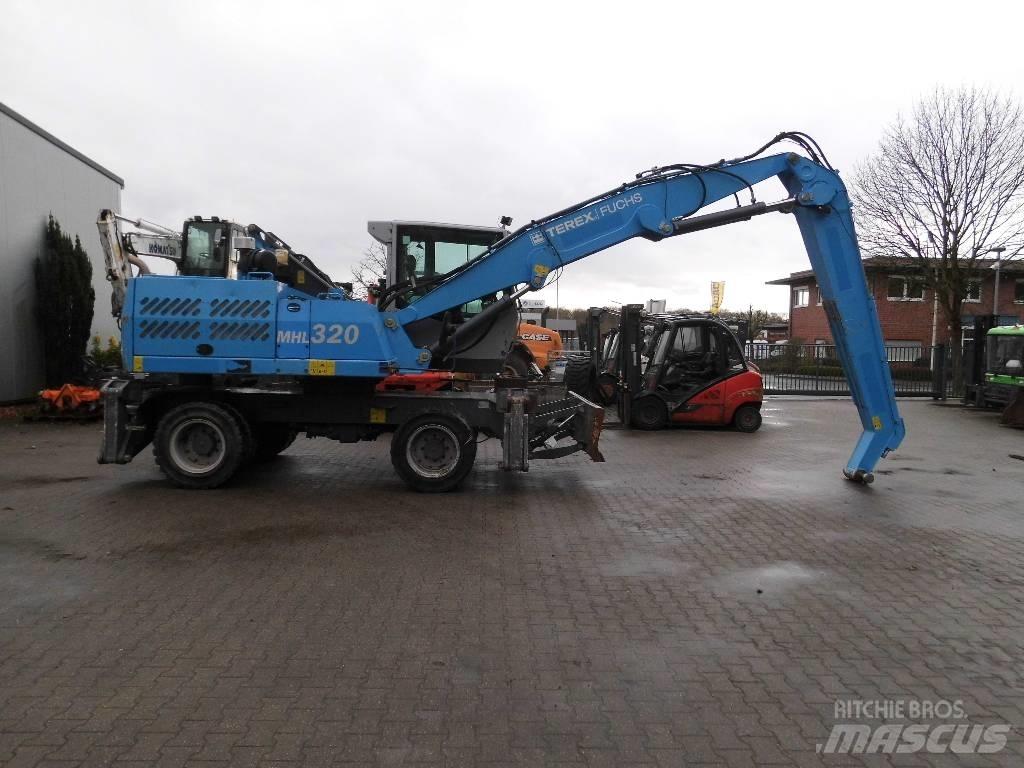 Fuchs MHL 320 Bageri za manipuliranje materijalom / otpadom