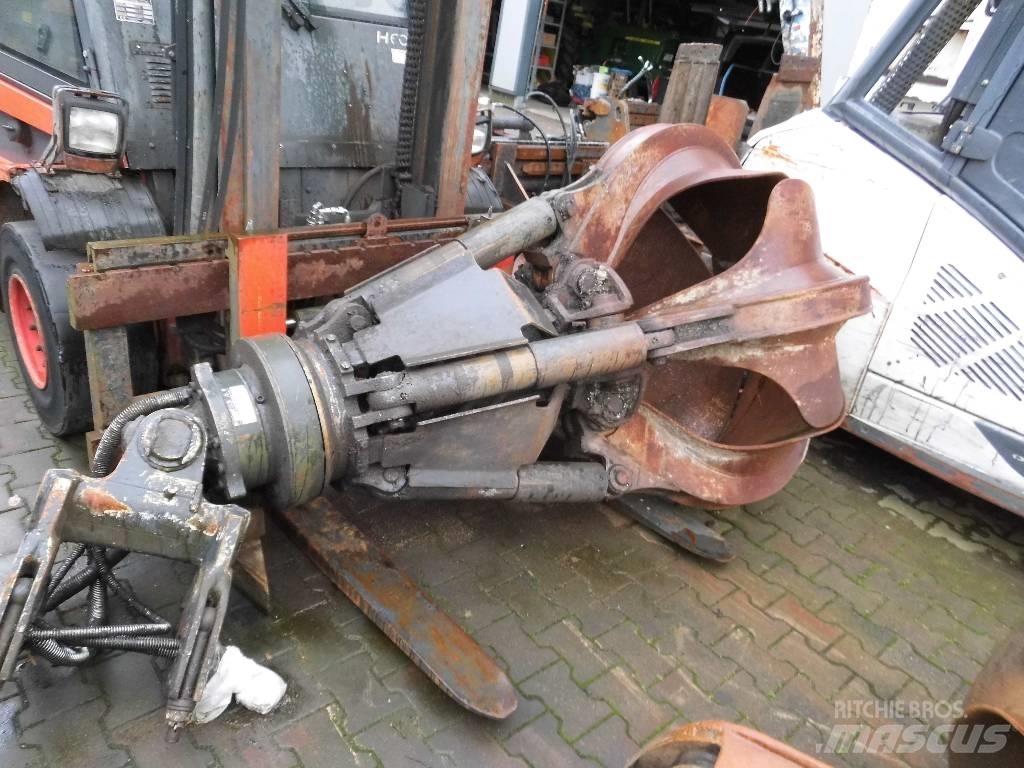 Fuchs MHL 320 Bageri za manipuliranje materijalom / otpadom