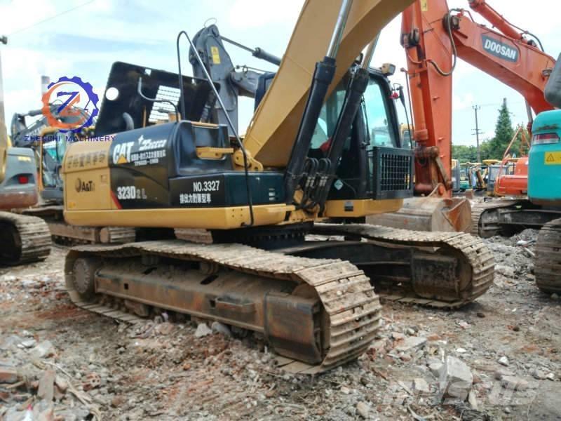 CAT 323 D L Bageri gusjeničari