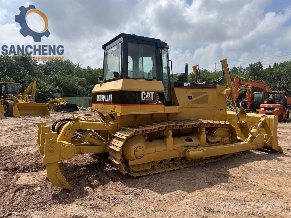 CAT D 6 G Buldožeri gusjeničari