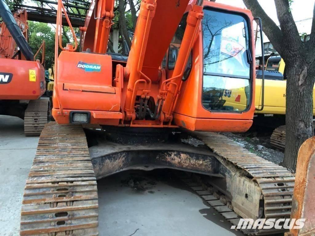 Doosan 220-7 Bageri gusjeničari