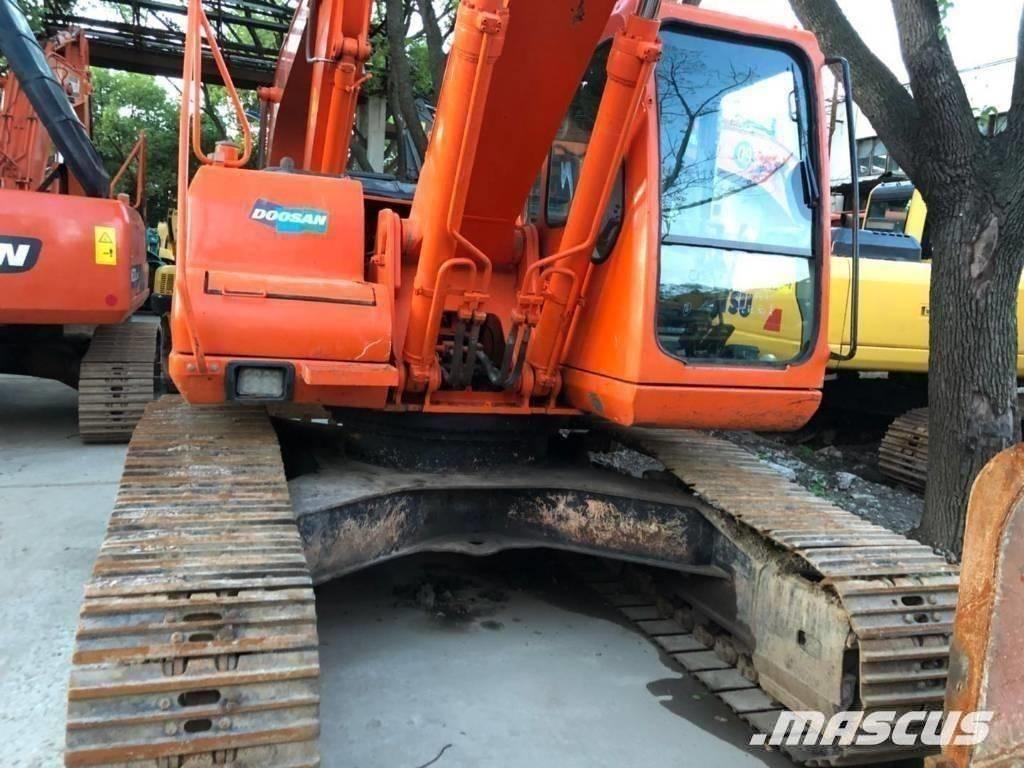Doosan 220-7 Bageri gusjeničari