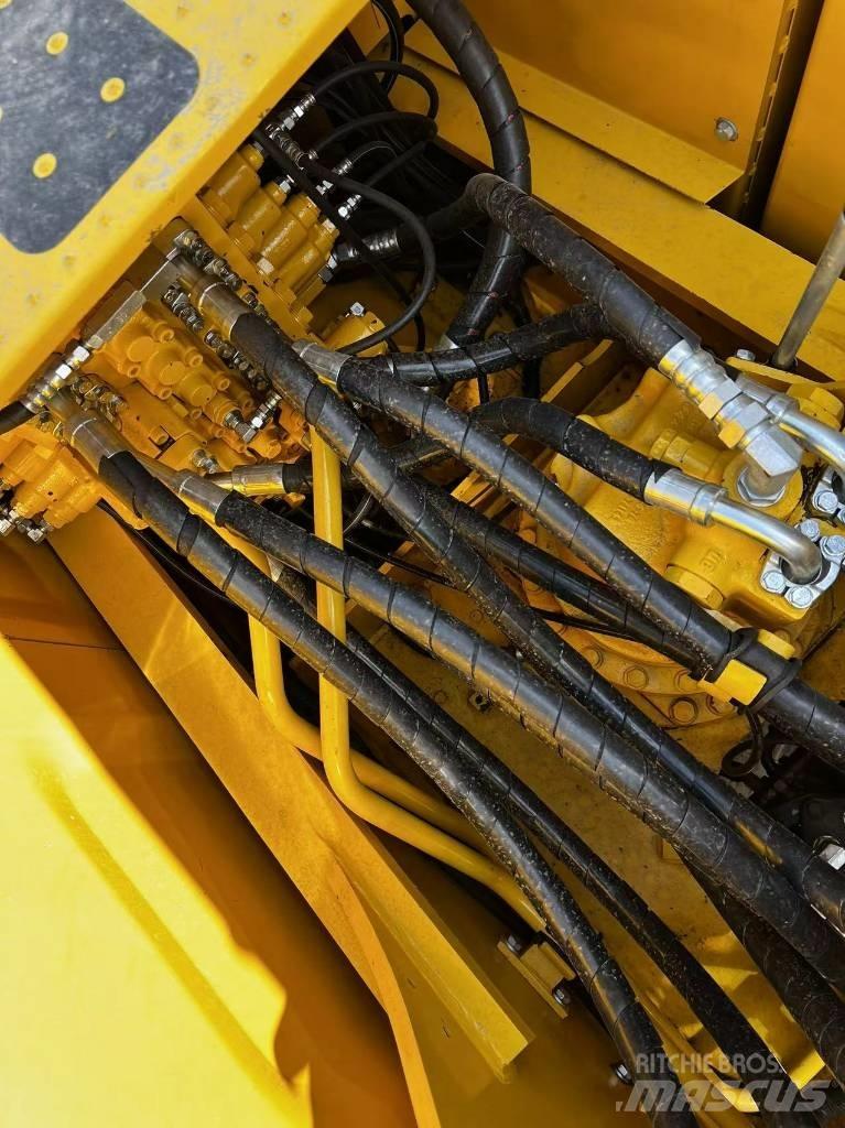 Komatsu PC 200-8N1 Bageri gusjeničari