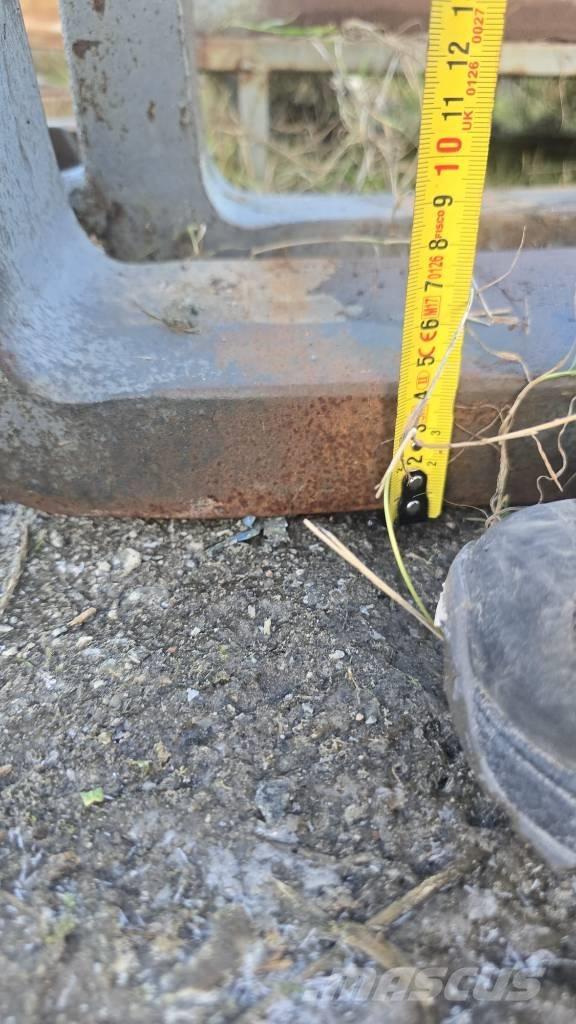  Pallgafflar 980kr Utovarivači na kotačima