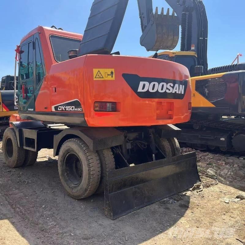 Doosan DX150W Bageri na kotačima