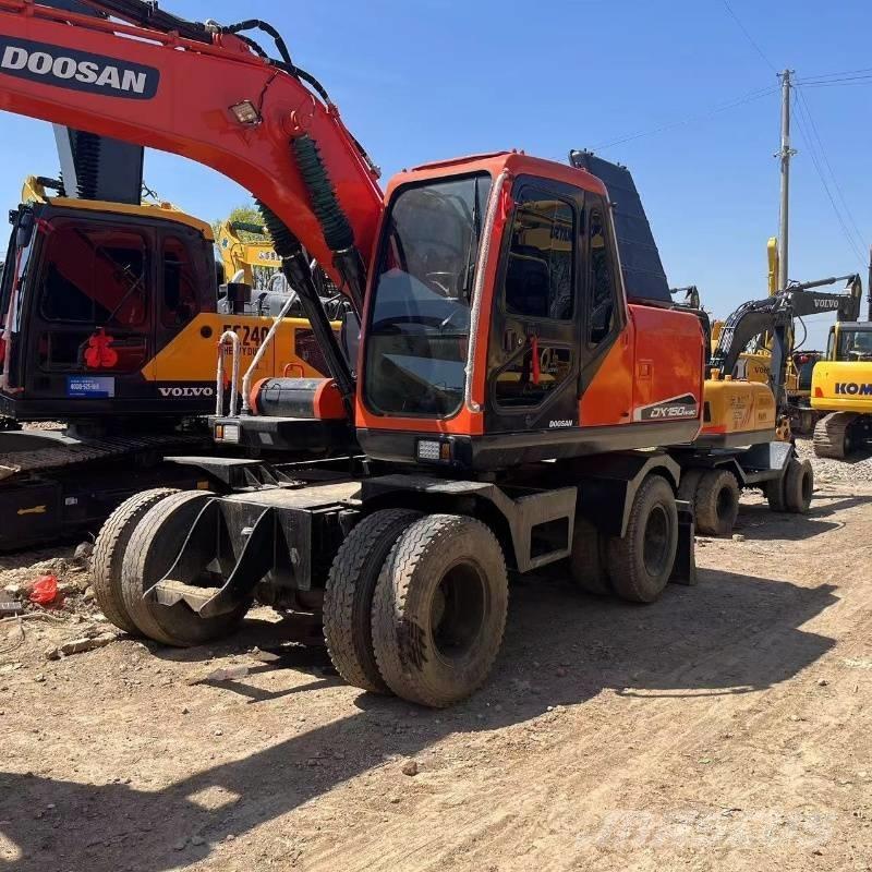 Doosan DX150W Bageri na kotačima