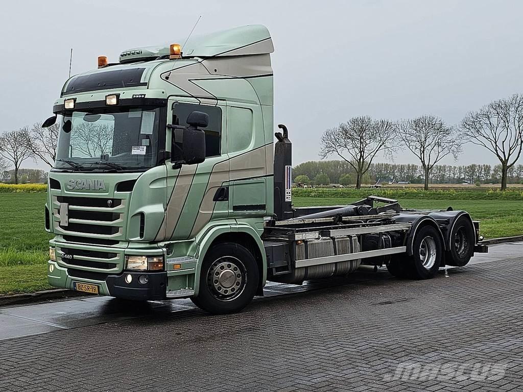Scania G440 Rol kiper kamioni s kukama za dizanje