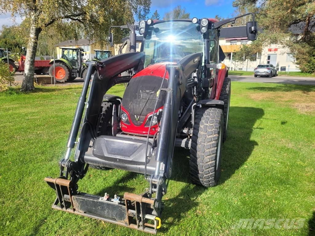 Valtra A 84 HiTech Traktori