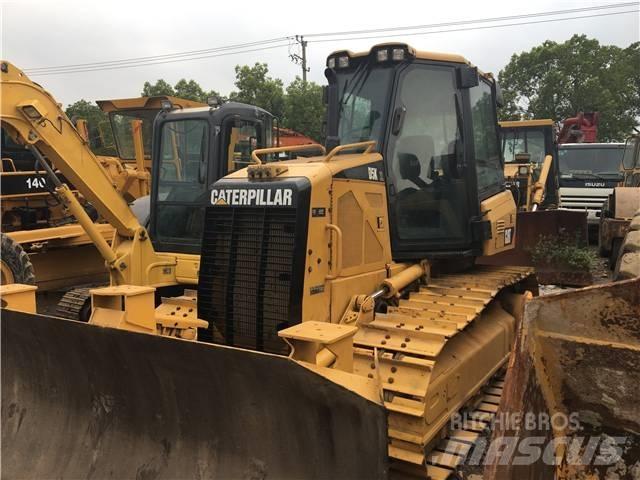 CAT D5K Buldožeri gusjeničari