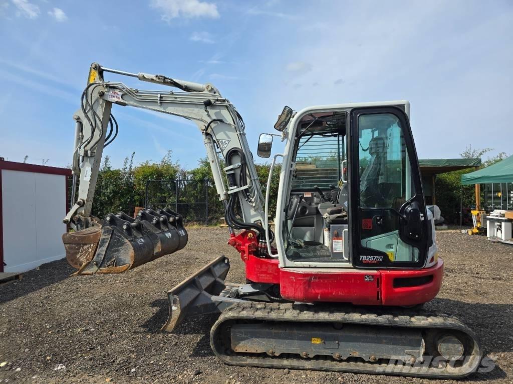 Takeuchi TB 257 FR Mini bageri <7t
