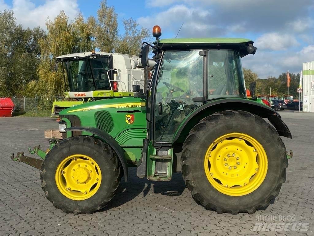 John Deere 5620 Traktori