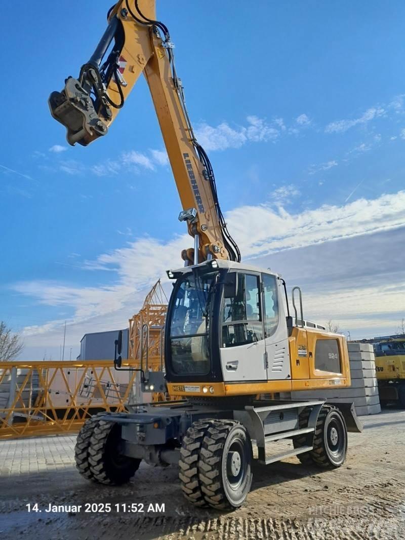 Liebherr A924 Bageri na kotačima