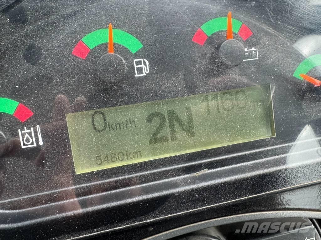 CAT 906M Utovarivači na kotačima