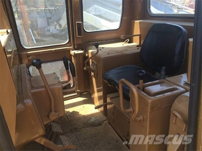 CAT D 6 D Buldožeri gusjeničari