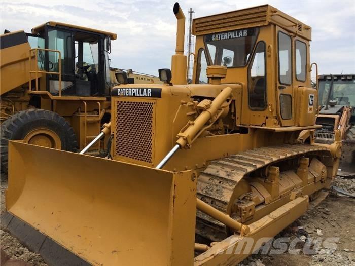CAT D 6 D Buldožeri gusjeničari