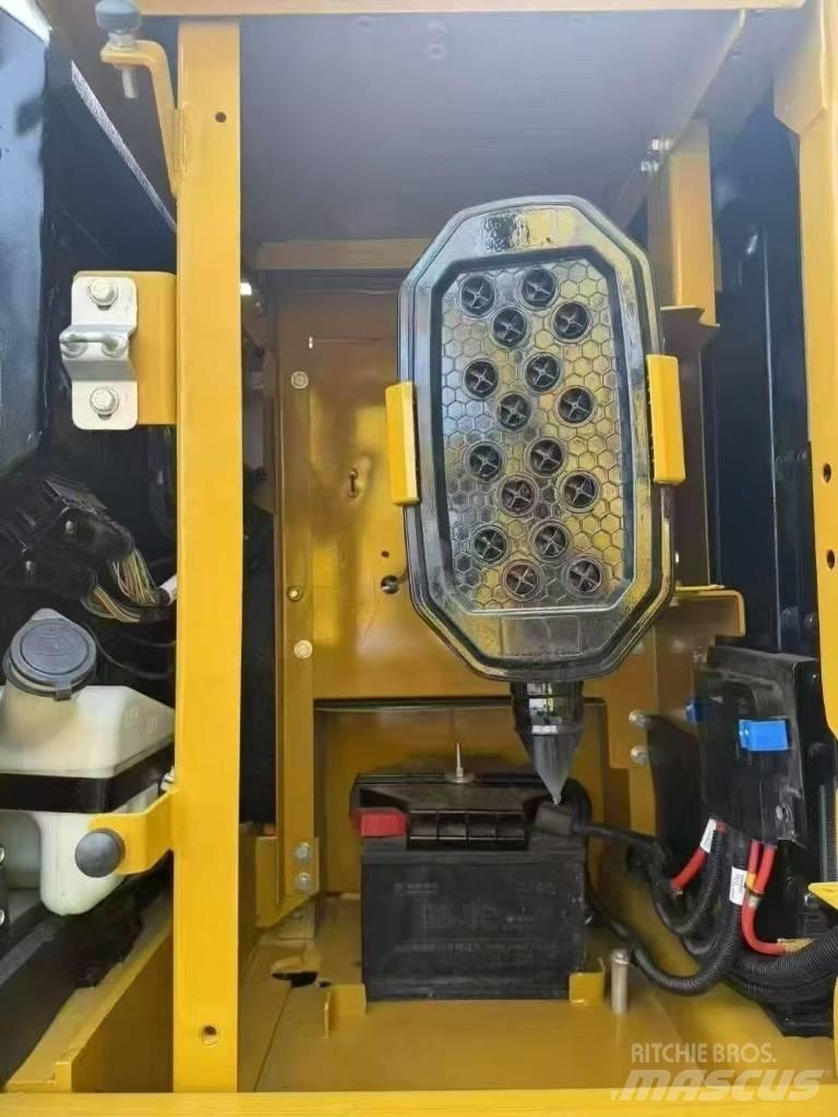 CAT 320 Bageri gusjeničari