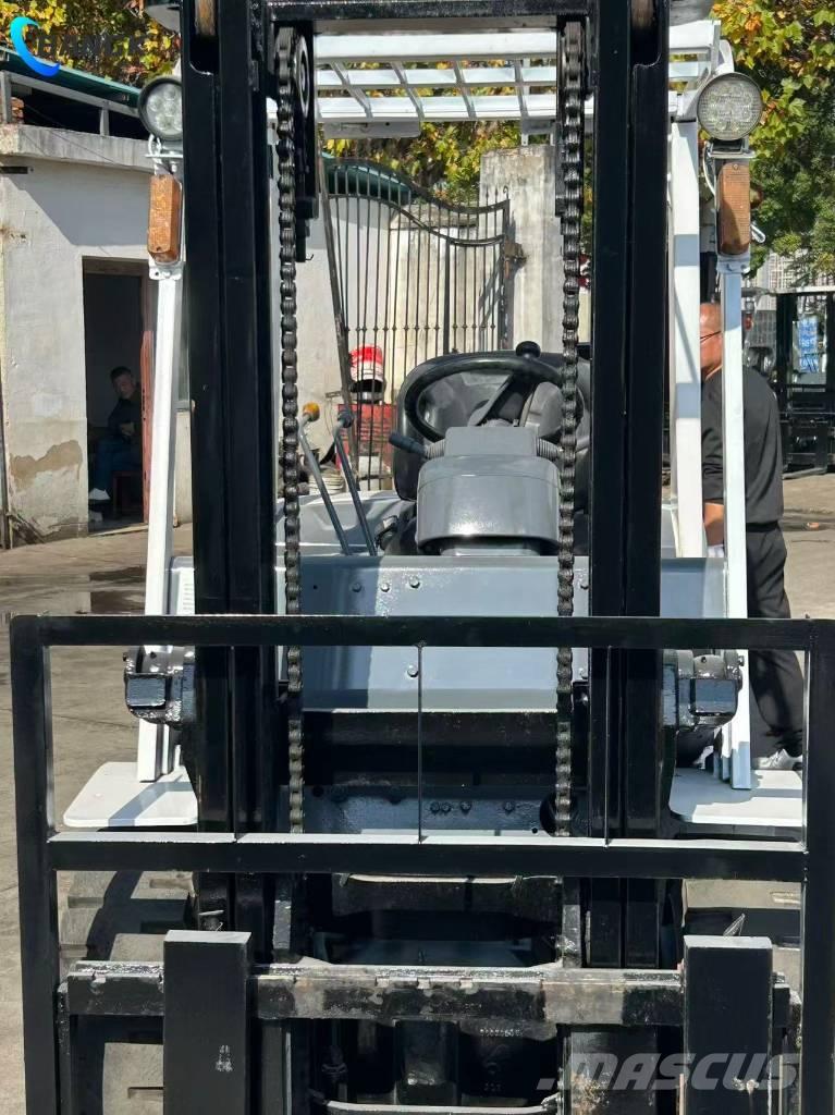 TCM FD35T3C Dizelski viličari