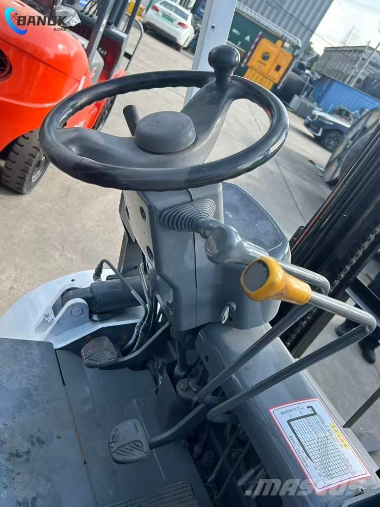 TCM FD35T3C Dizelski viličari