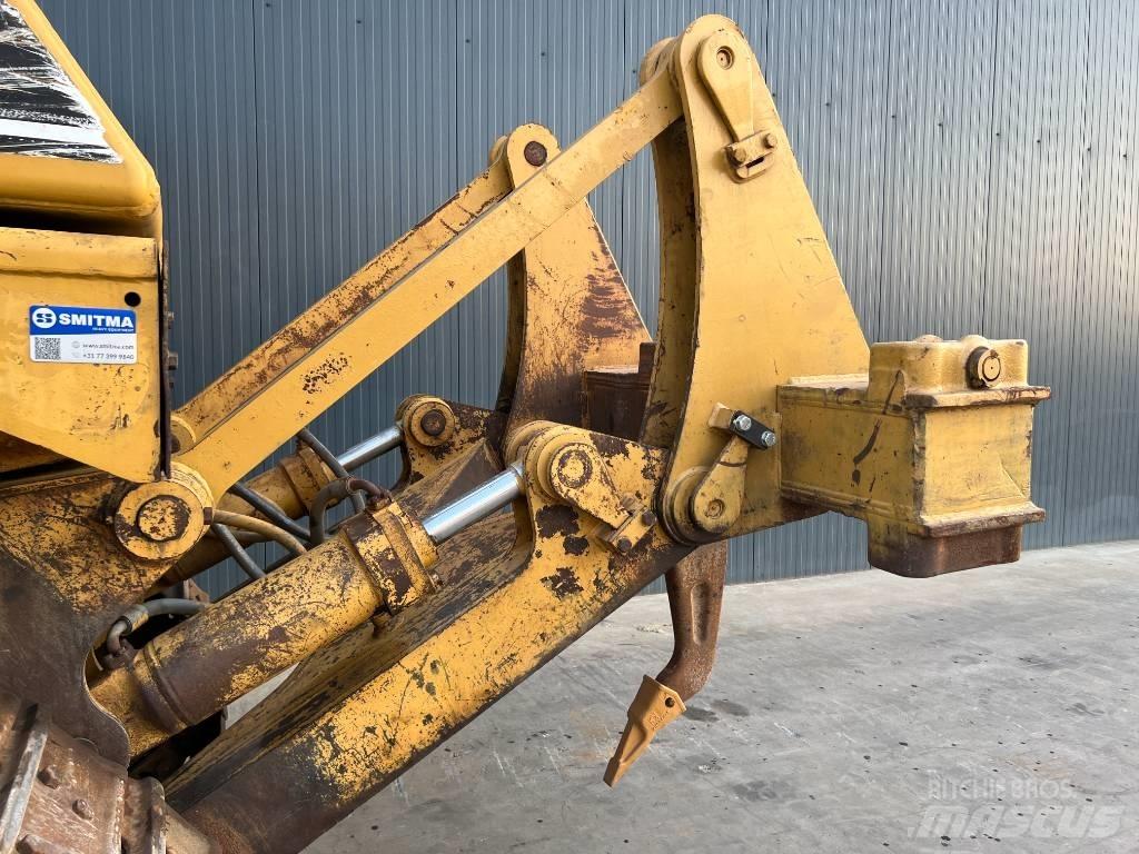 CAT D7H Buldožeri gusjeničari