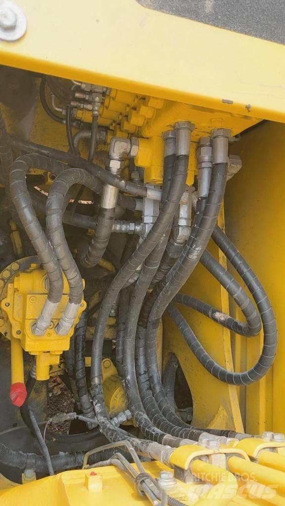 Komatsu PC 130-8 Bageri gusjeničari