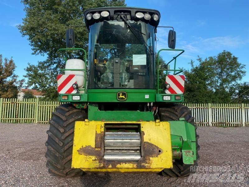 John Deere 7400 Strojevi za krmu na vlastiti pogon