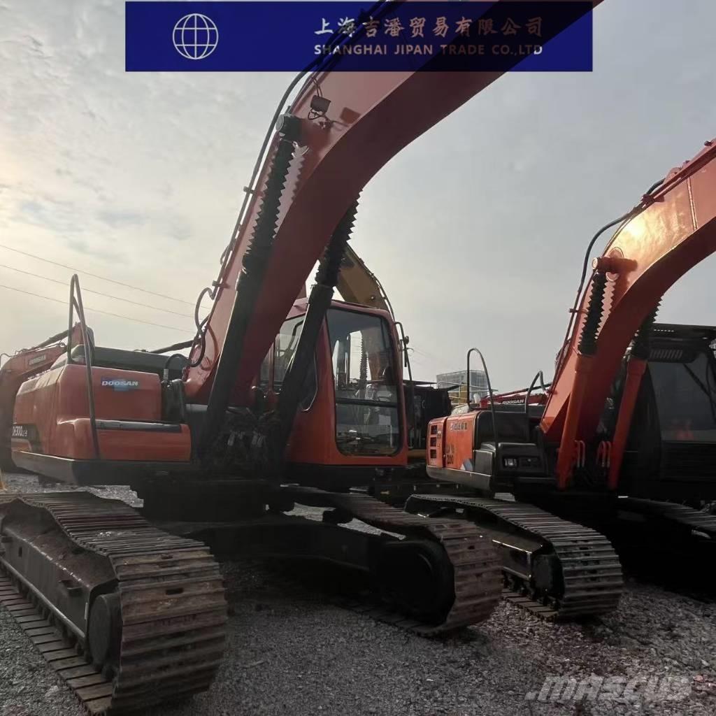 Doosan DH 300 Bageri gusjeničari