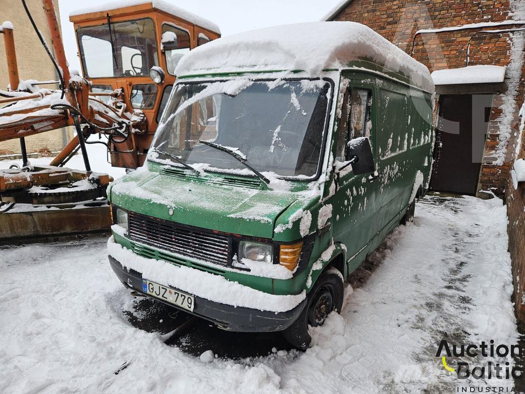 Mercedes-Benz 207D Dostavna vozila / kombiji