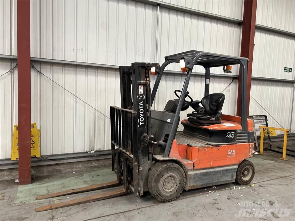 Toyota 7FBMF25 Električni viličari