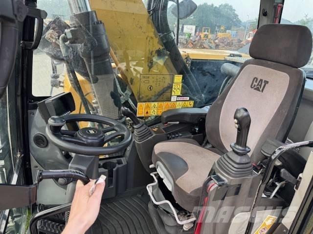 CAT M 320 F Bageri na kotačima