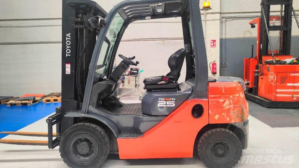 Toyota 52-8 FD F 25 Dizelski viličari