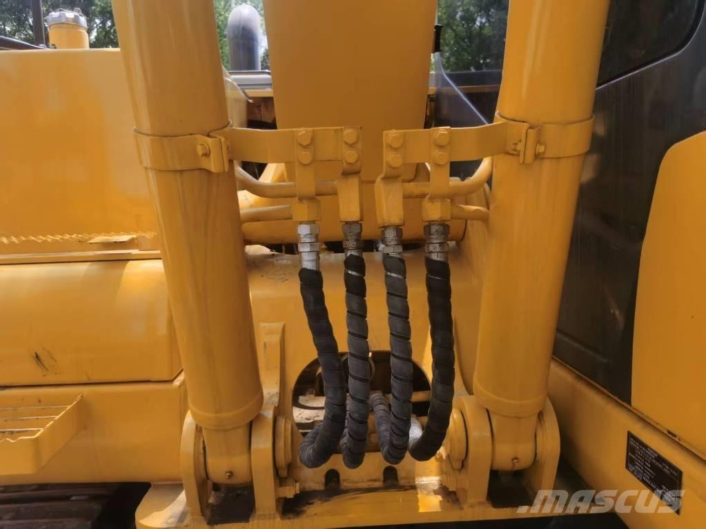 Komatsu PC 130 Bageri gusjeničari