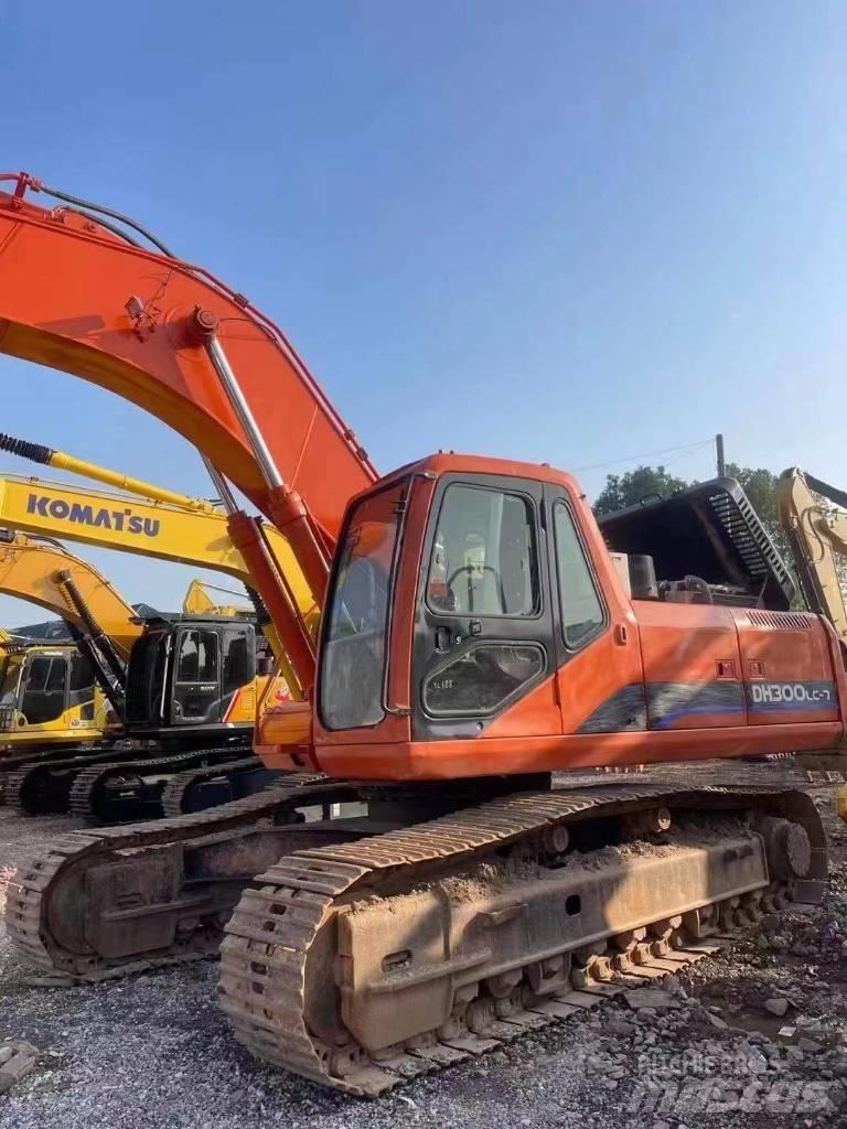 Doosan DH300 Bageri gusjeničari