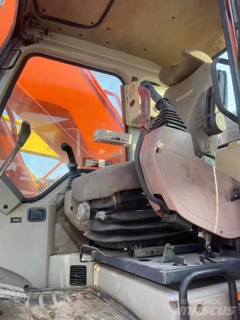 Doosan DH300 Bageri gusjeničari