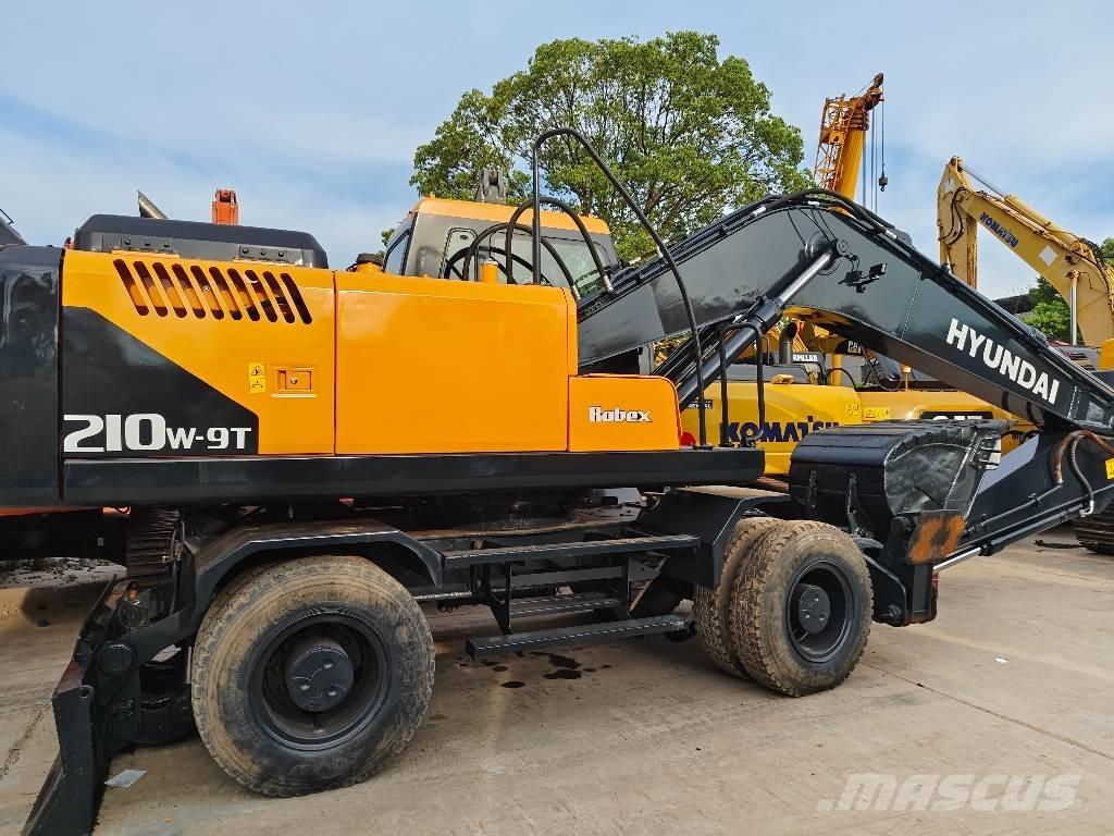 Hyundai R210W-9 Bageri na kotačima