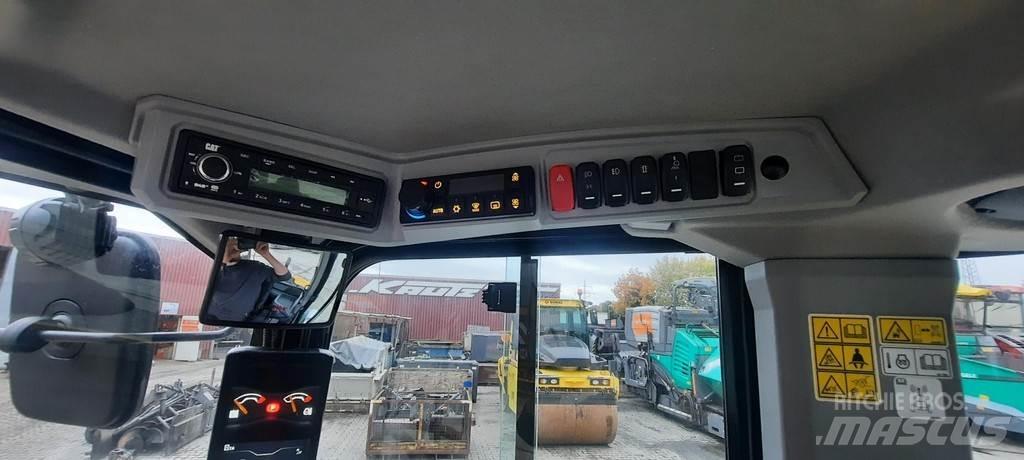 CAT 906 Utovarivači na kotačima