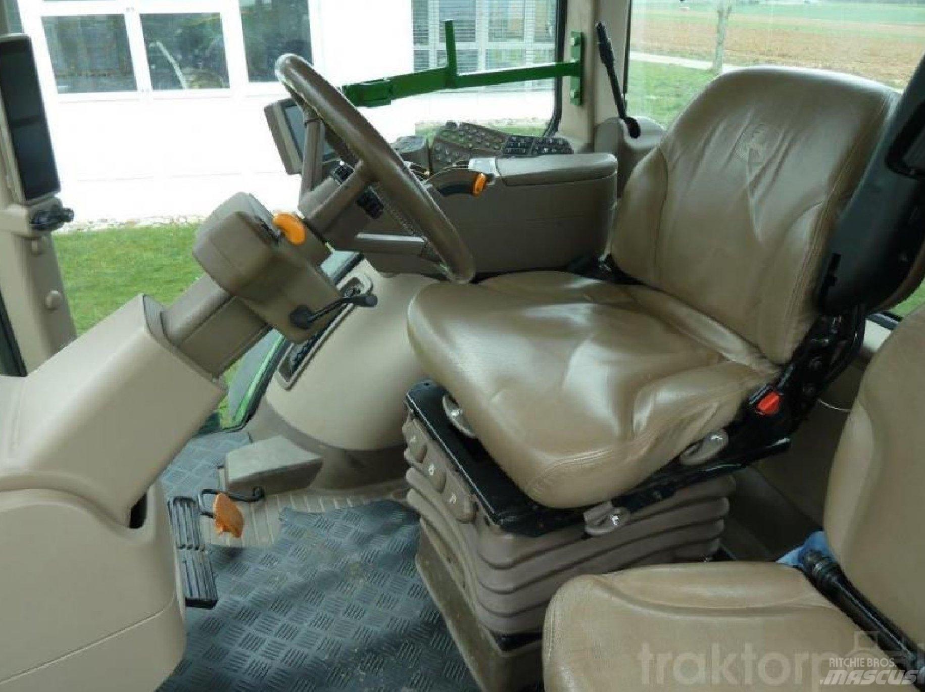 John Deere 7230R Traktori