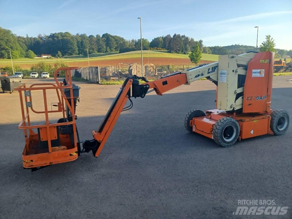 JLG E 300 AJP Zglobne podizne platforme