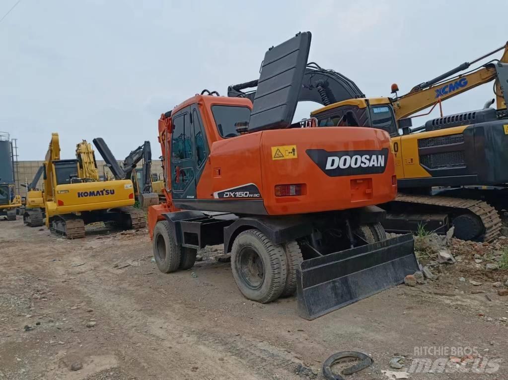 Doosan 150 W Bageri na kotačima