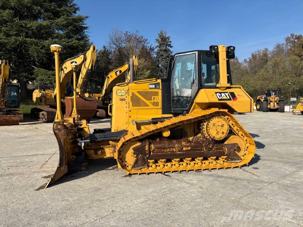 CAT D 6 N XL Buldožeri gusjeničari