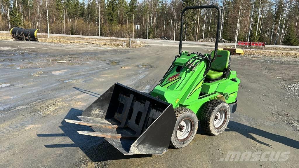 Avant 320 S Višenamjenski utovarivači