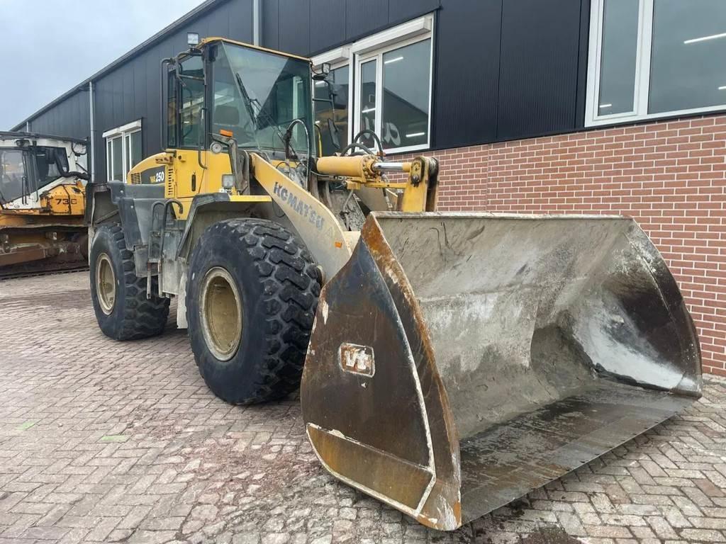 Komatsu WA250-5 Utovarivači na kotačima