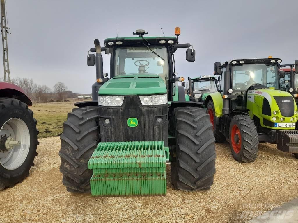 John Deere 8310 R Traktori