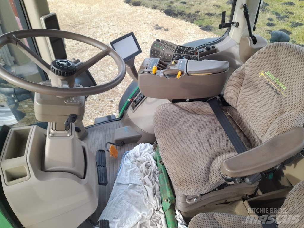 John Deere 8310 R Traktori