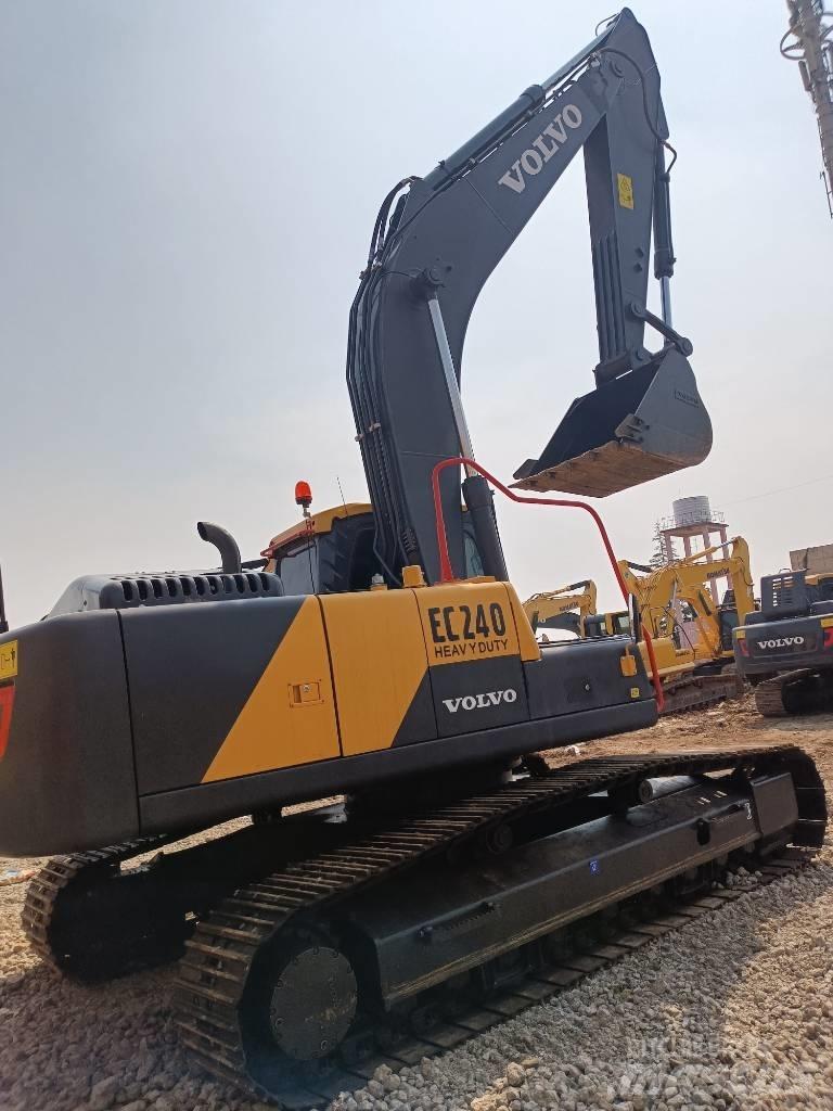 Volvo EC 240 Bageri gusjeničari