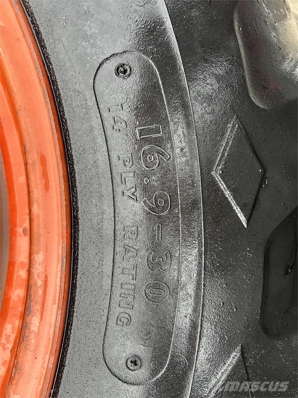 Goodyear 16,9-30 Gume, kotači i naplatci