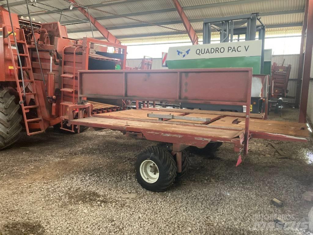 Hesston 4900 Balirke za kockaste bale